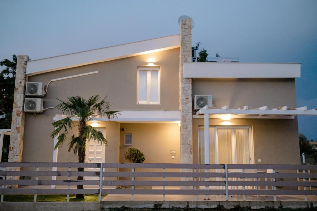 Villa Casale à Nikiti  Extérieur photo